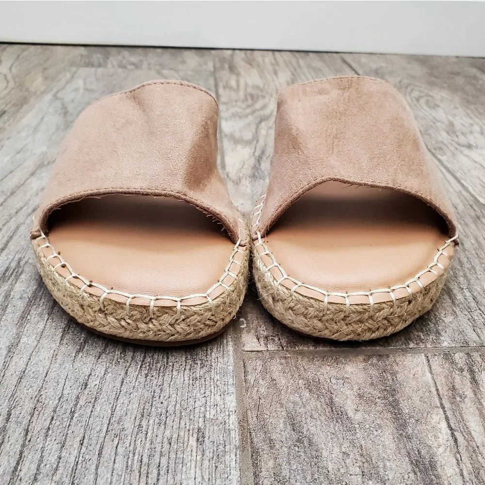 NWOT Old Navy Tan Espadrille Slides Girl's Size 6